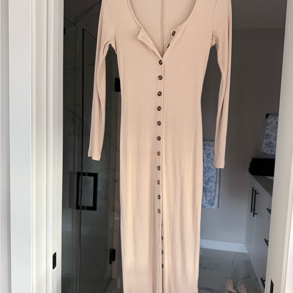 Billie the Label Elegant Cream Button-Down Maxi Dress